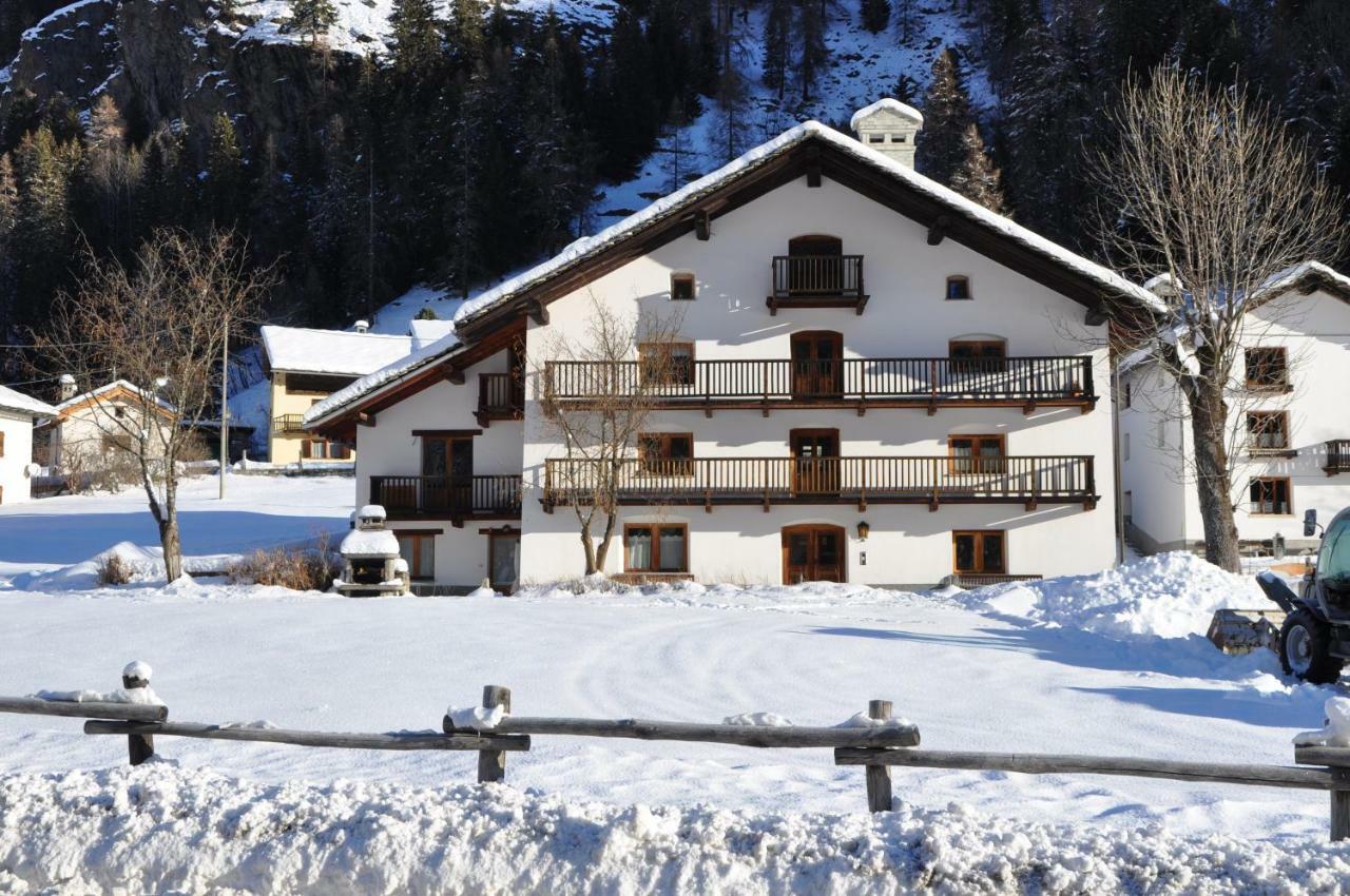 Flora Alpina Apartments-Residenza Verdebjo Gressoney-Saint-Jean Exterior photo